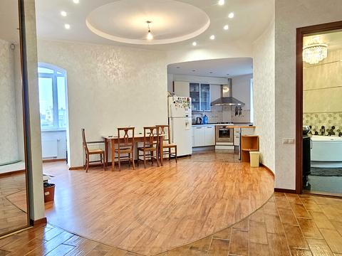 квартира за адресою Небесної Сотні вул., 38