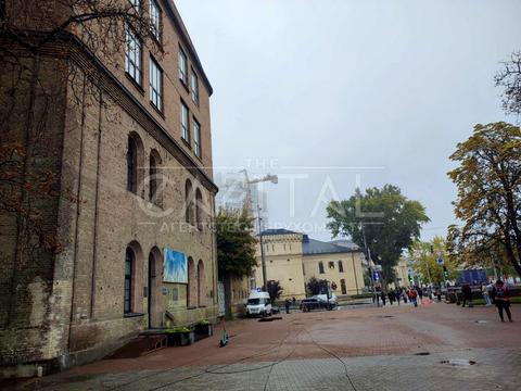 коммерческая по адресу Князей Острожских ул. (Московська), 8