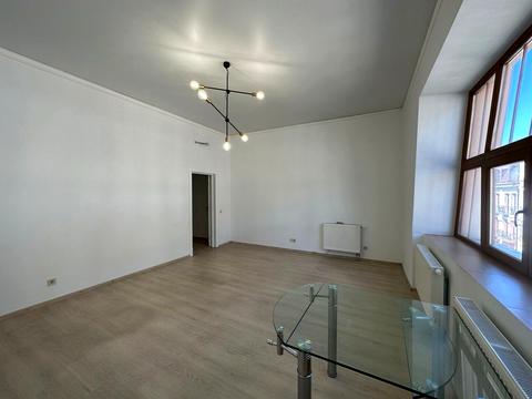 комерційна за адресою Воздвиженська вул., 20