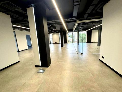 комерційна за адресою Михайла Стельмаха вул., 3