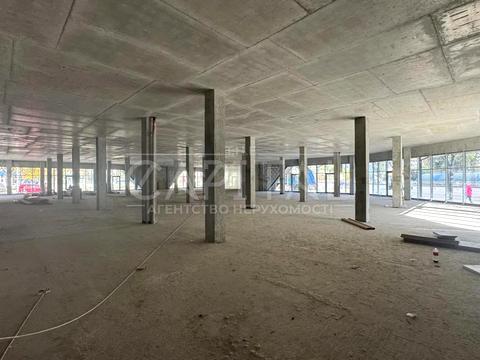 коммерческая по адресу Леонида Каденюка просп. (Юрия Гагарина), 1