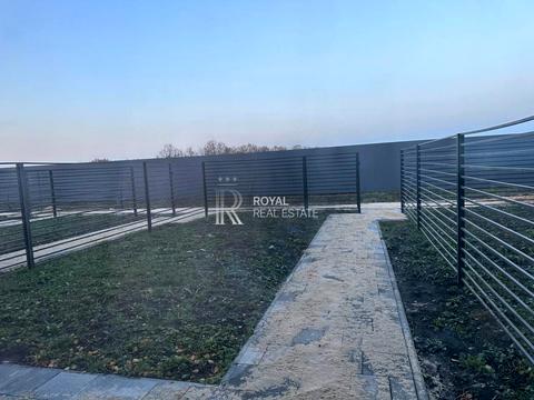 будинок за адресою Радісна, 112/40