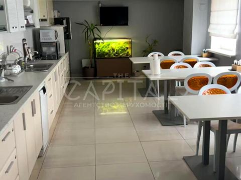 комерційна за адресою Миколи Бажана просп., 14-А