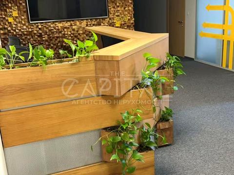 комерційна за адресою Миколи Бажана просп., 14-А