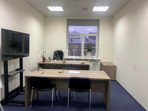 коммерческая по адресу Николая Михновского бульв. (Дружбы Народов), 19