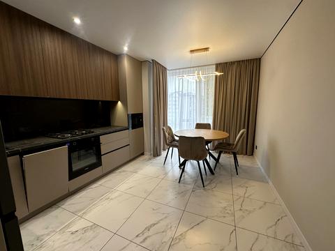 квартира за адресою Степана Бандери вул., 77-Б