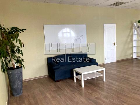 коммерческая по адресу Юрія Іллєнка, 18б