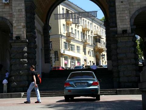 комерційна за адресою Лютеранська вул., 3