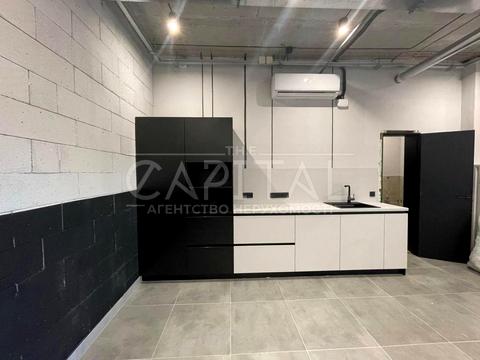 коммерческая по адресу Степана Бандеры просп. (Московський), 1