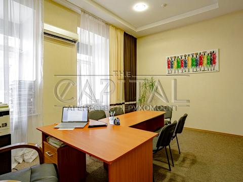 комерційна за адресою Саксаганського вул., 112-А