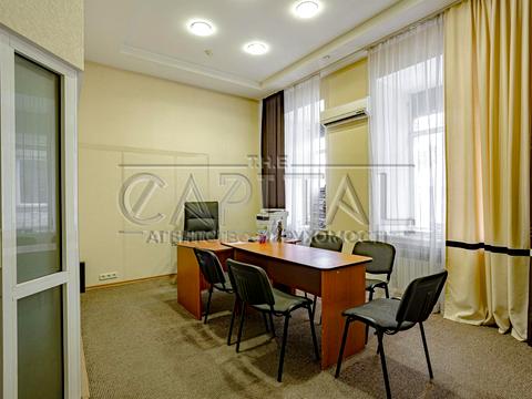 комерційна за адресою Саксаганського вул., 112-А