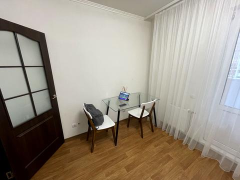 квартира за адресою Софії Русової вул., 7-А