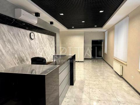 комерційна за адресою Красилівська вул., 7