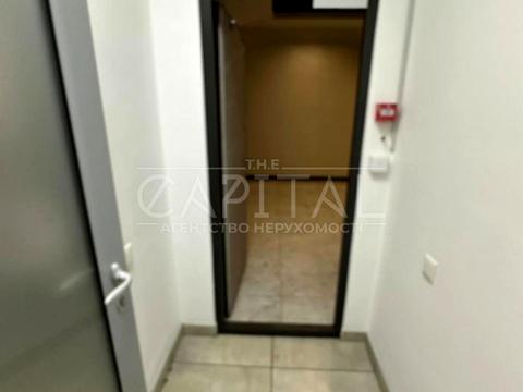 комерційна за адресою Красилівська вул., 7