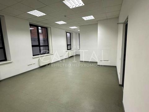 комерційна за адресою Красилівська вул., 7