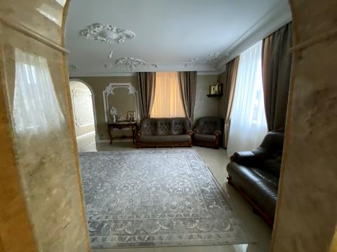 будинок за адресою Михайла Булгакова вул.