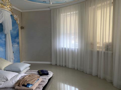 будинок за адресою Михайла Булгакова вул.