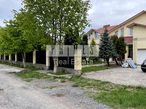 будинок за адресою Лугова