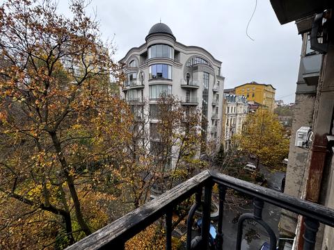 коммерческая по адресу Ивана Франко ул., 9