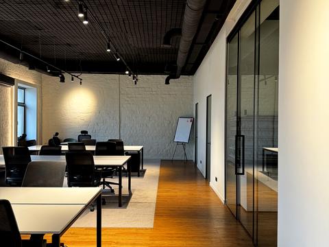 коммерческая по адресу Ивана Франко ул., 9