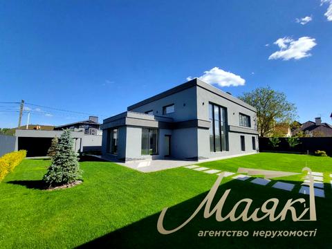 будинок за адресою Квітнева вул.