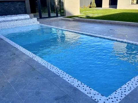 будинок за адресою Квітнева вул.