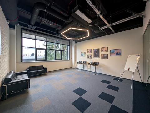 комерційна за адресою Володимирська вул., 101