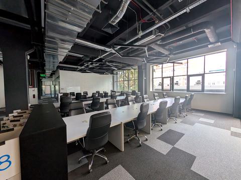 комерційна за адресою Володимирська вул., 101