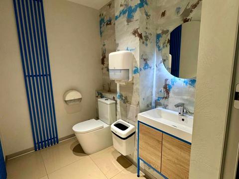 комерційна за адресою Оболонська набережна вул., 7