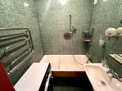 квартира за адресою Тролейбусна вул., 8