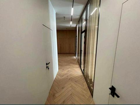 комерційна за адресою Антоновича вул. (Горького), 44