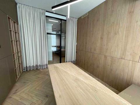 комерційна за адресою Антоновича вул. (Горького), 44