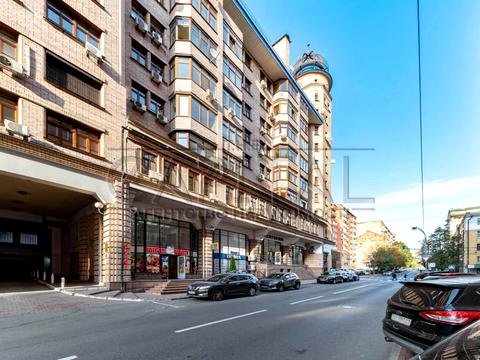 комерційна за адресою Павлівська вул., 18