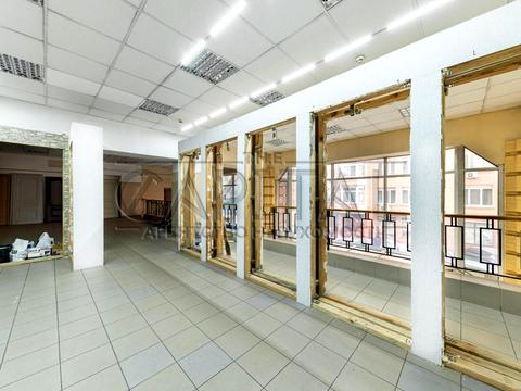 комерційна за адресою Павлівська вул., 18