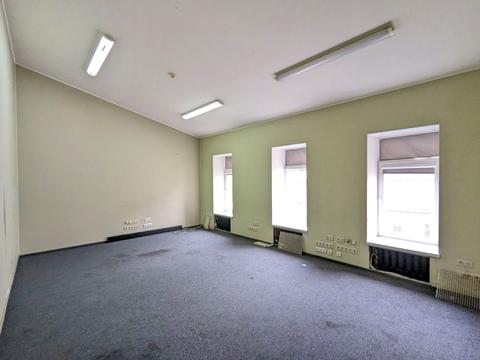 комерційна за адресою Верхній Вал вул., 24