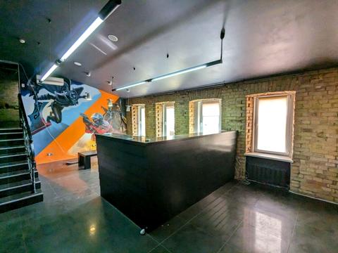 комерційна за адресою Верхній Вал вул., 24