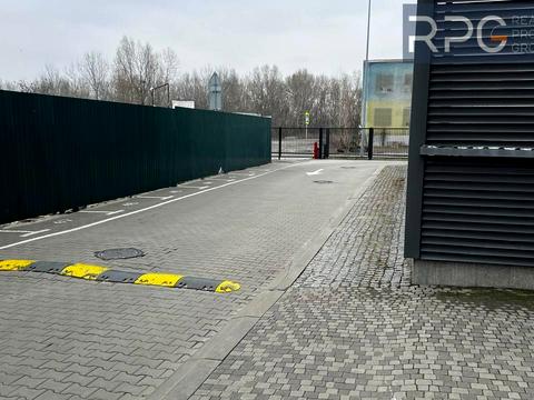 комерційна за адресою Степана Бандери просп. (Московський), 28А