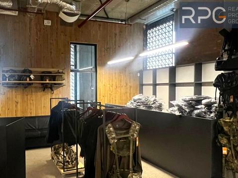 комерційна за адресою Степана Бандери просп. (Московський), 28А