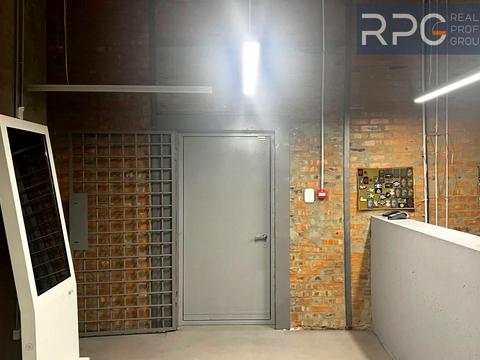 комерційна за адресою Степана Бандери просп. (Московський), 28А