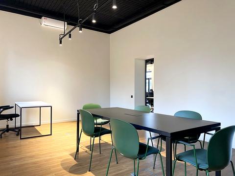 комерційна за адресою Івана Франка вул., 9