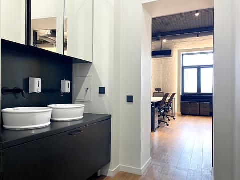 комерційна за адресою Івана Франка вул., 9