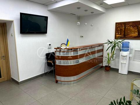 комерційна за адресою Рибальська вул., 13