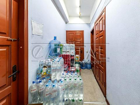 комерційна за адресою Павлівська вул., 18