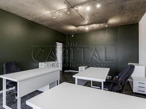 комерційна за адресою пр-т Григоренка Петра, 22/20