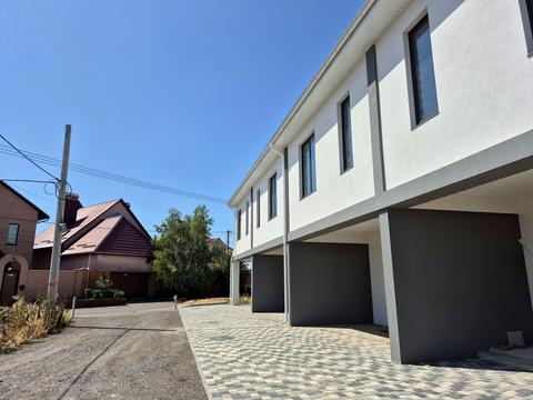 будинок за адресою смт. Таїрове, Злакова, 9/1