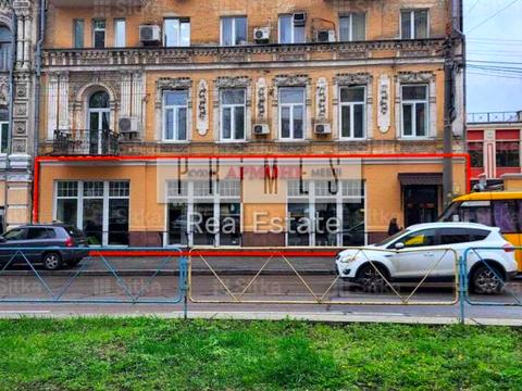 комерційна за адресою вул. Верхній Вал, 30