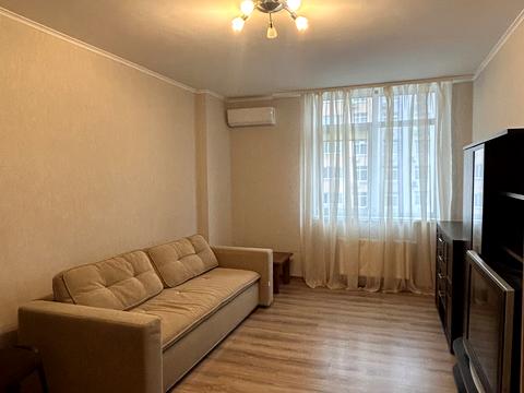 квартира за адресою Любомира Гузара просп. (Космонавта Комарова), 46-Б