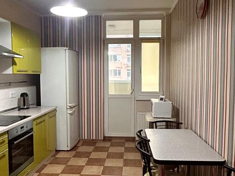 квартира за адресою Любомира Гузара просп. (Космонавта Комарова), 46-Б