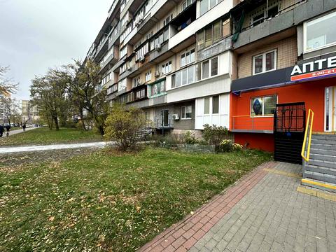 комерційна за адресою Павла Тичини просп., 9