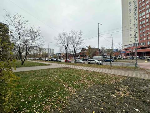 комерційна за адресою Павла Тичини просп., 9